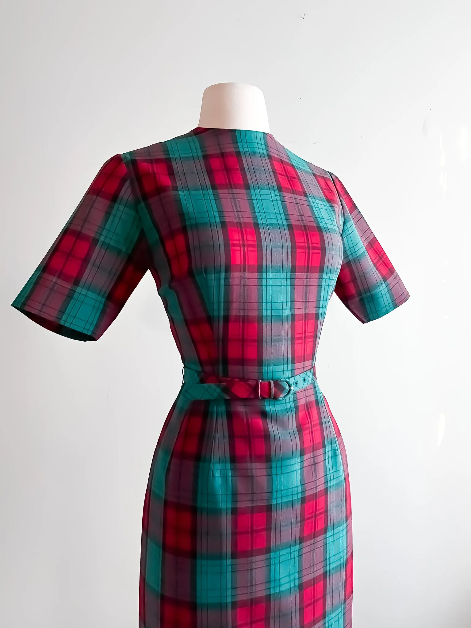 Cheerful 1960's Holiday Green and Red Tartan Wiggle Dress / Sz Medium