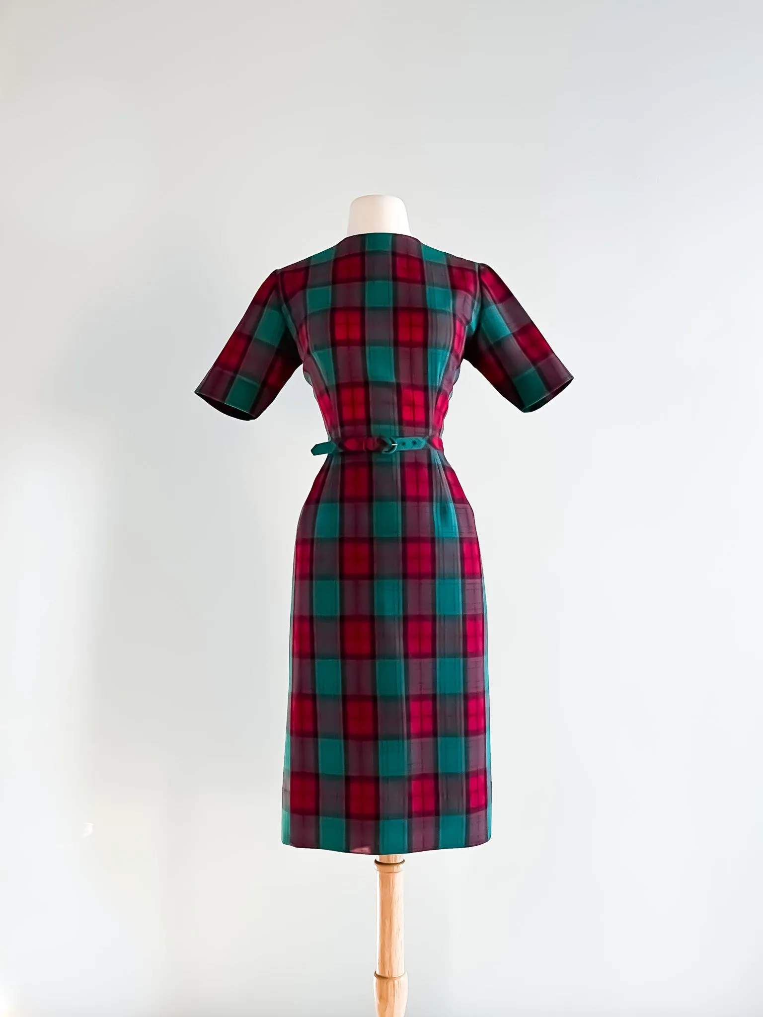 Cheerful 1960's Holiday Green and Red Tartan Wiggle Dress / Sz Medium